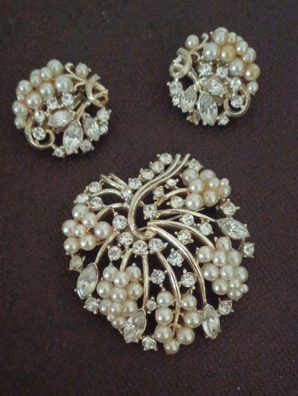 VTG 1950s STAR Co Faux Pearl Rhinestone Cluster Brooch, Clip On Earring Set